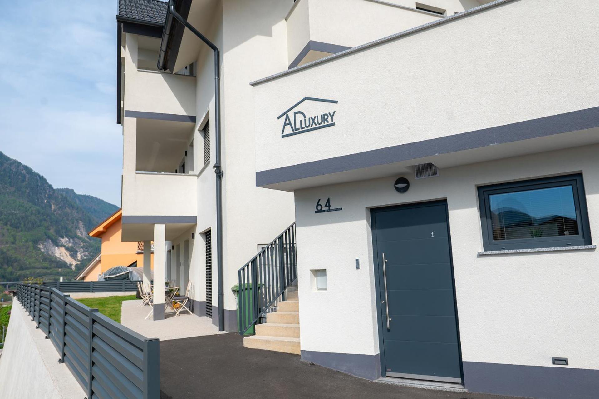 Apartments Luxury Ad Jesenice Dış mekan fotoğraf