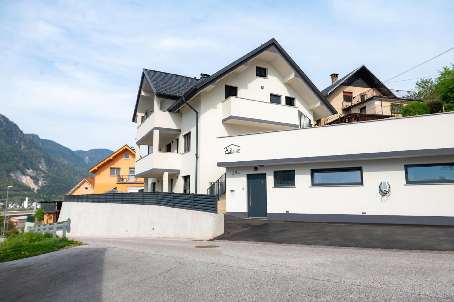Apartments Luxury Ad Jesenice Dış mekan fotoğraf