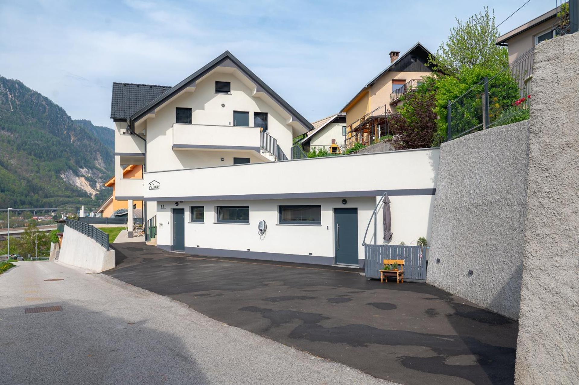 Apartments Luxury Ad Jesenice Dış mekan fotoğraf